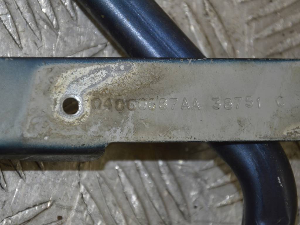 Петля капота левая