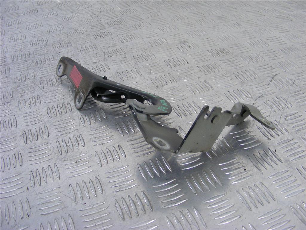 Петля капота правая