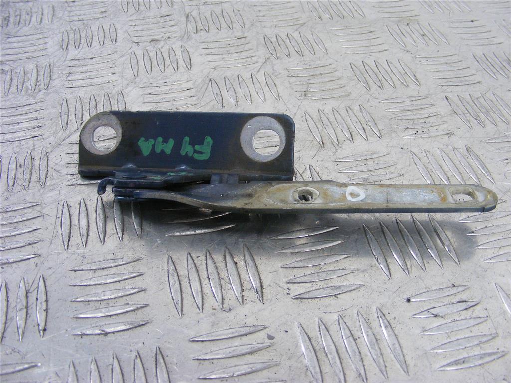 Петля капота правая