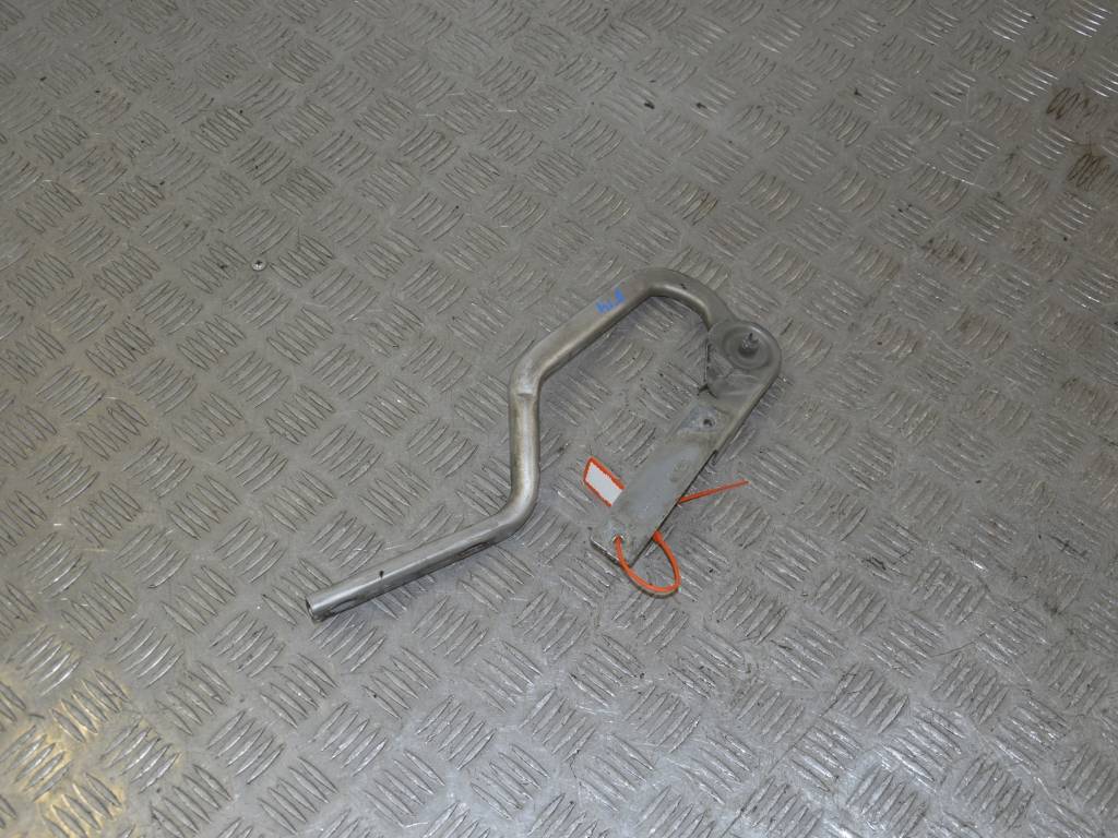 Петля капота правая