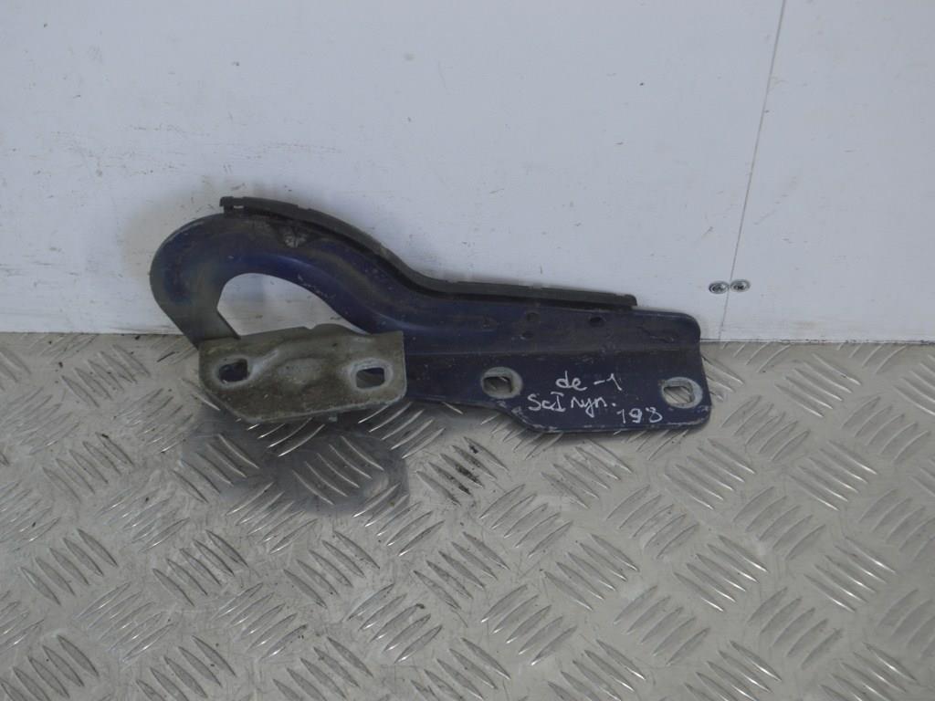 Петля капота