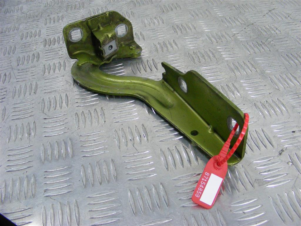 Петля капота