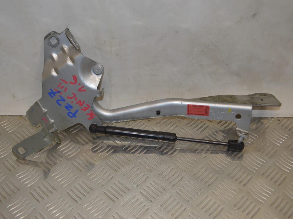 Петля капота