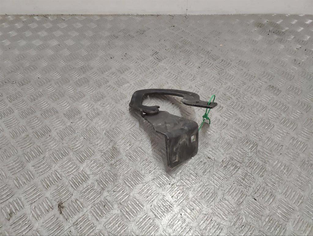 Петля крышки багажника