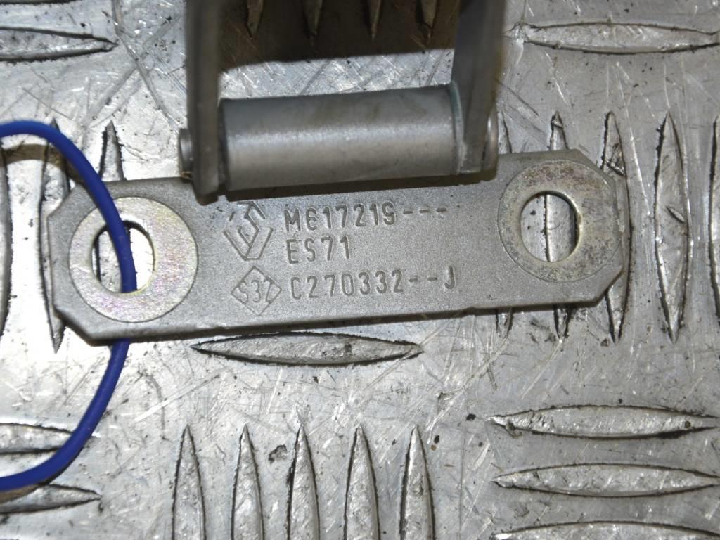 Петля крышки багажника