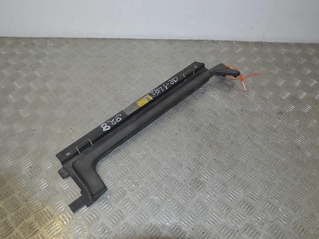 Пластик моторного отсека