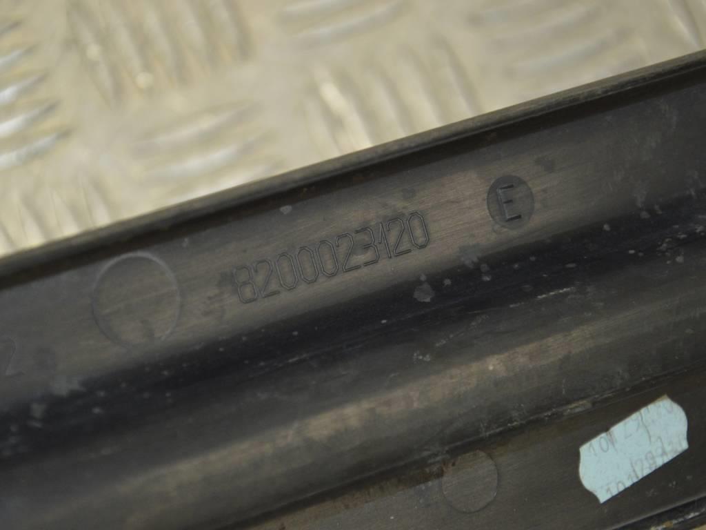 Пластик моторного отсека