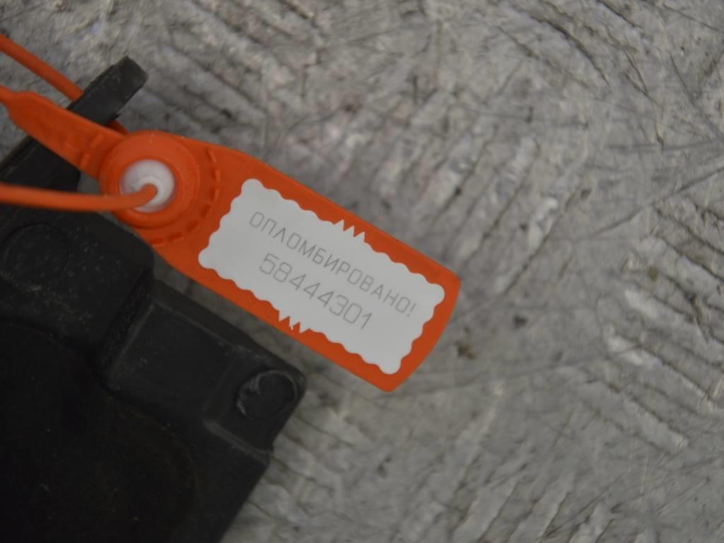 Пластик моторного отсека