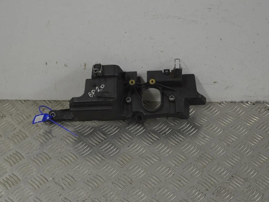 Пластик моторного отсека