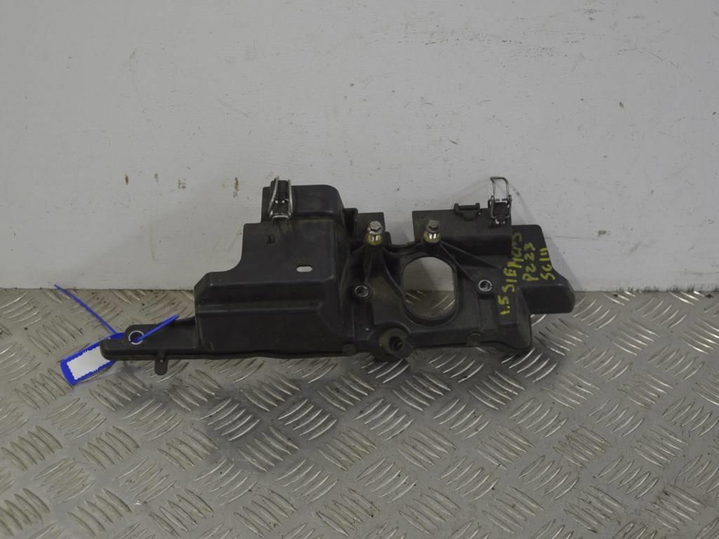 Пластик моторного отсека