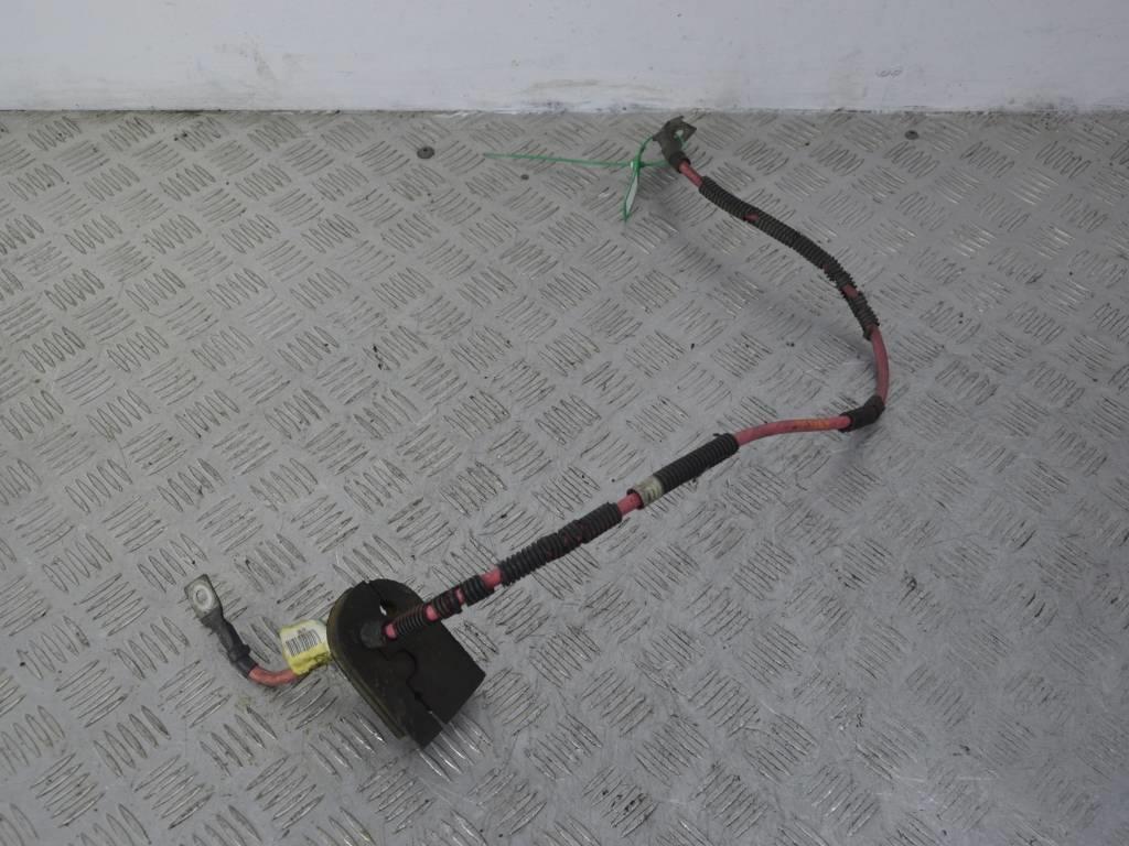 Плюсовой провод аккумулятора