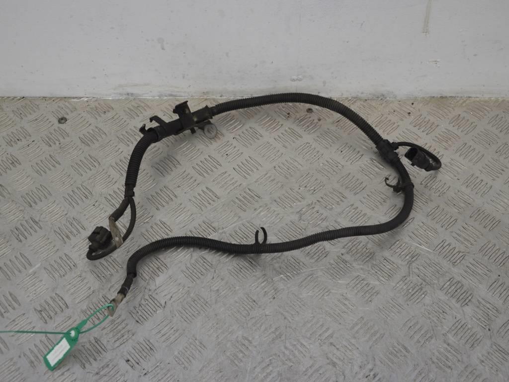 Плюсовой провод аккумулятора