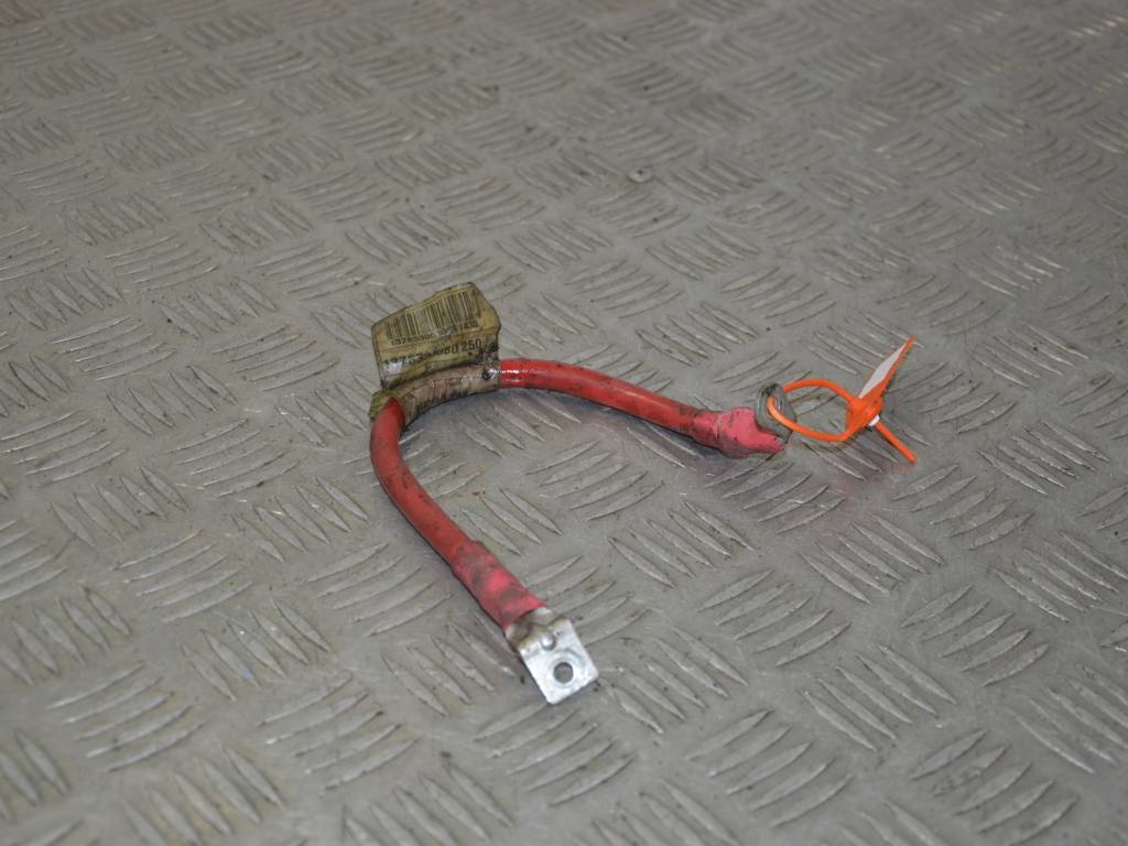 Плюсовой провод аккумулятора