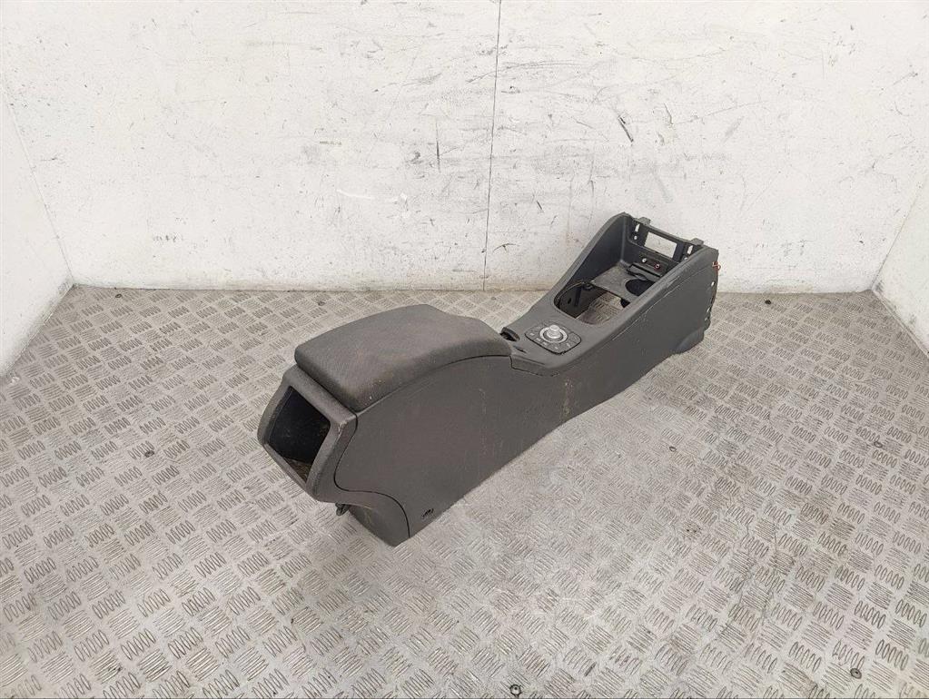 Подлокотник