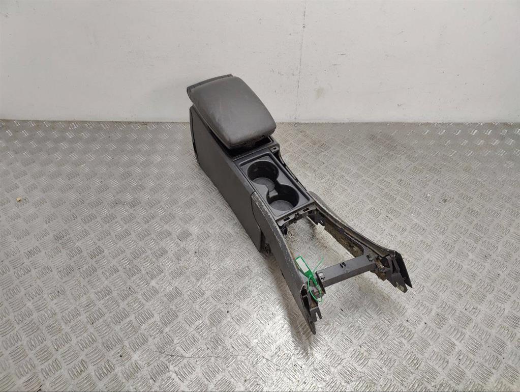 Подлокотник