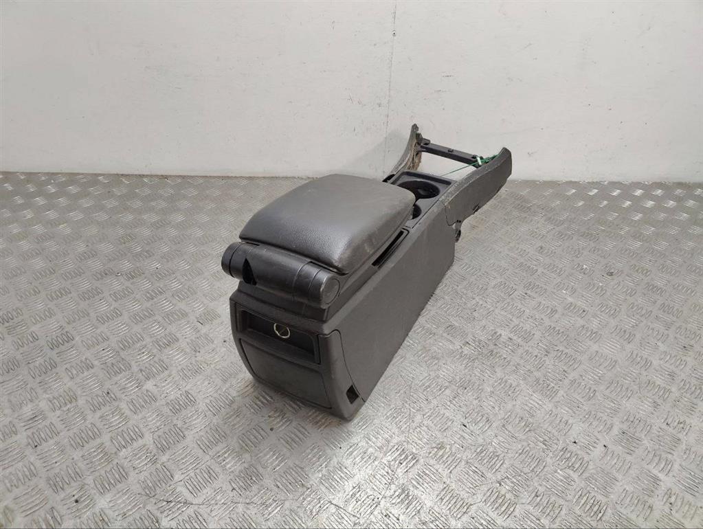 Подлокотник