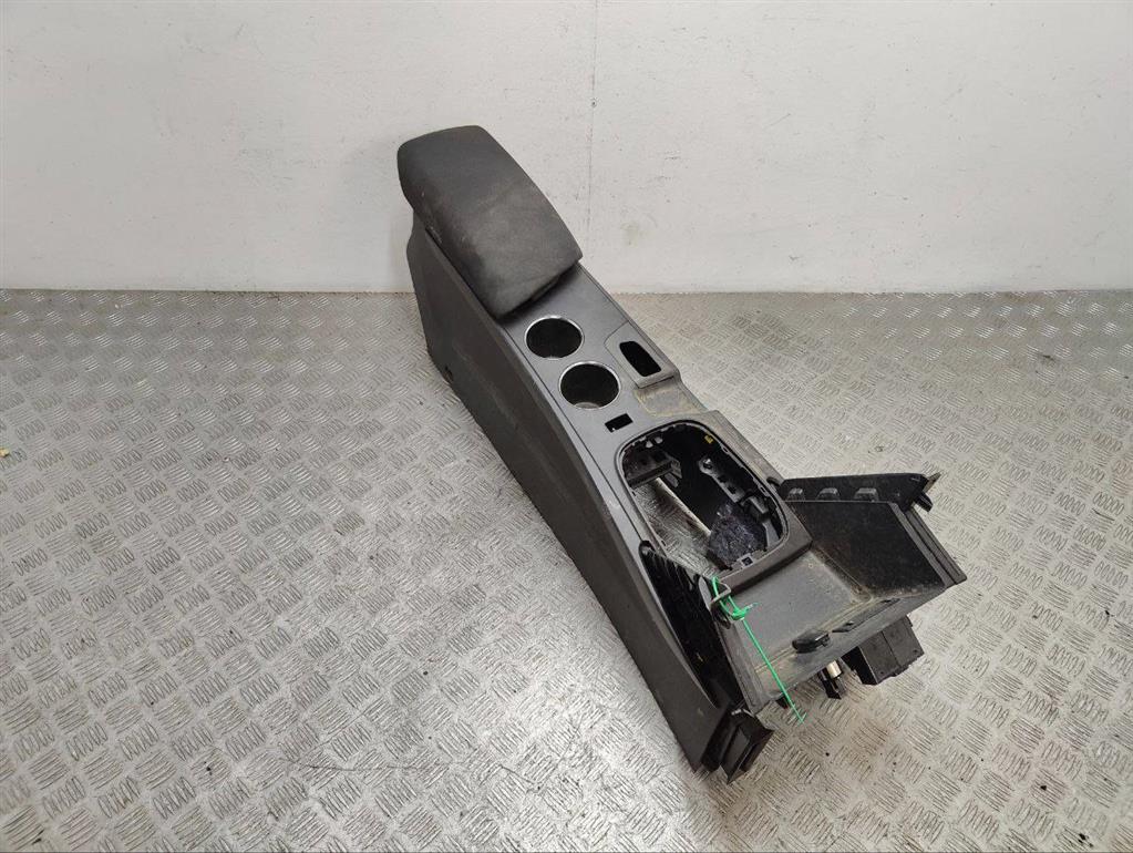 Подлокотник