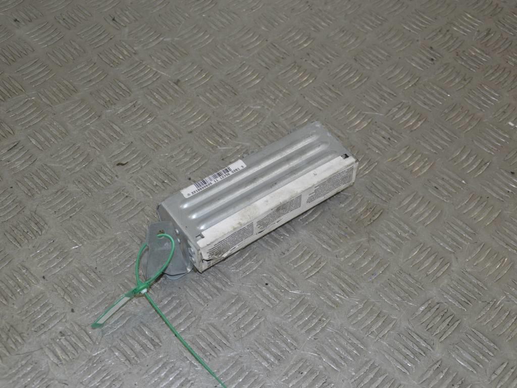 Подушка безопасности коленная