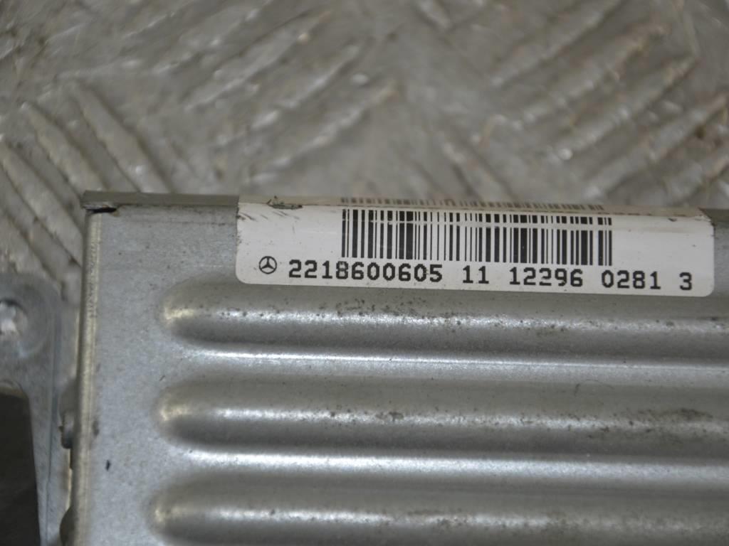 Подушка безопасности коленная