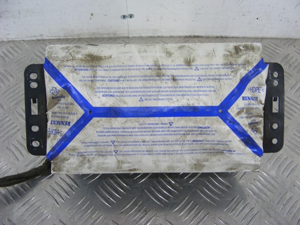 Подушка безопасности пассажира