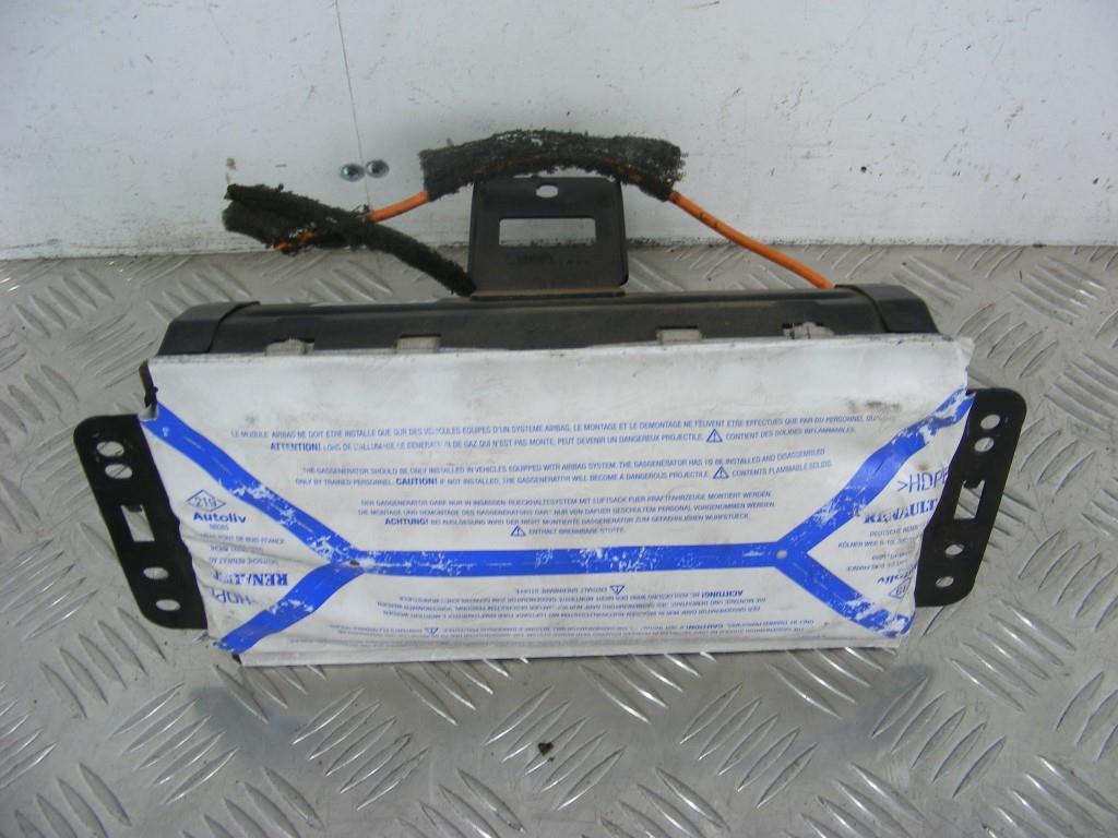 Подушка безопасности пассажира