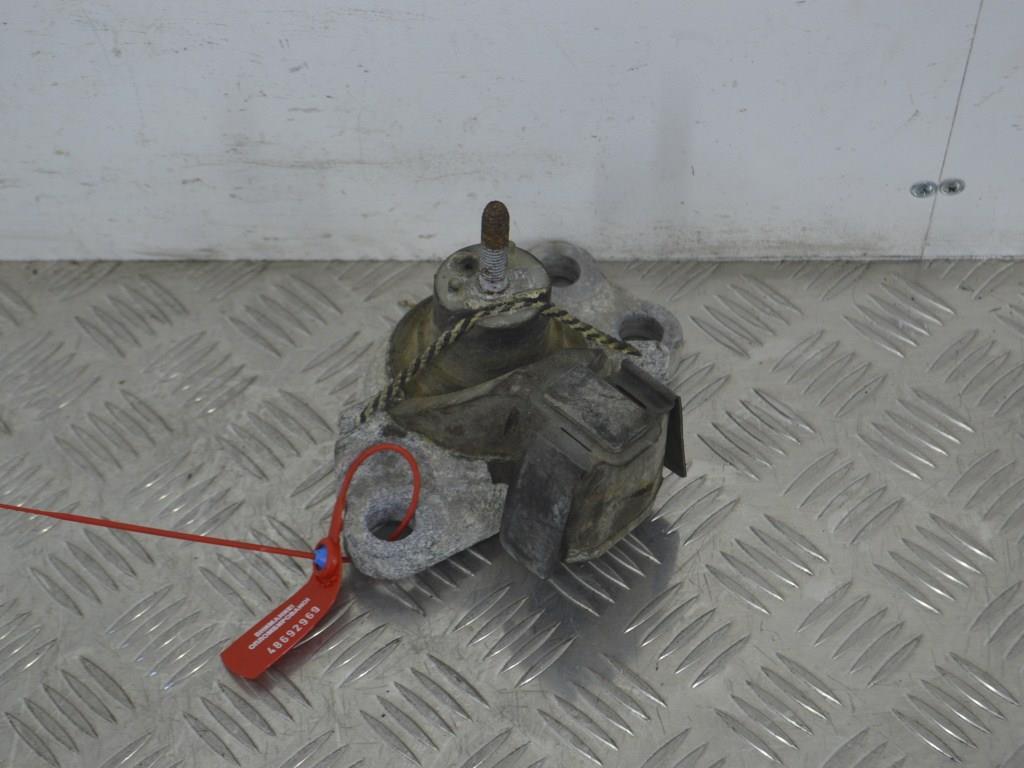 Подушка крепления двигателя Renault Kangoo 1 (1997-2007) 8200253037