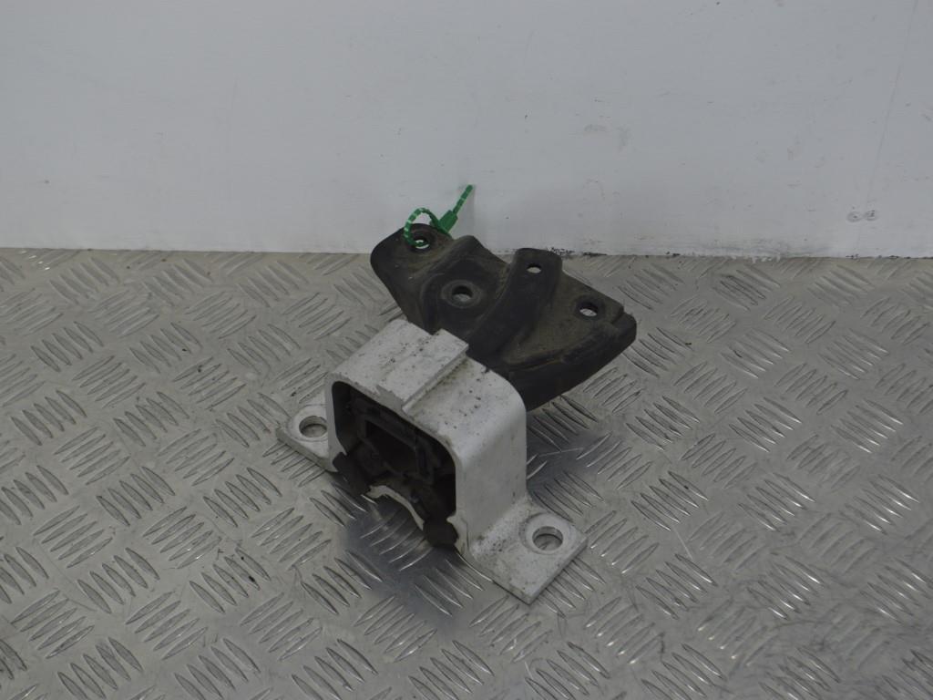 Подушка крепления двигателя