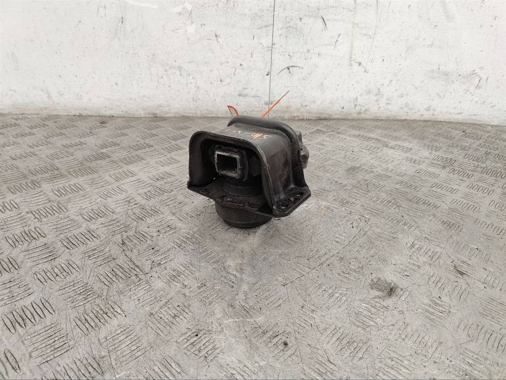 Подушка крепления двигателя