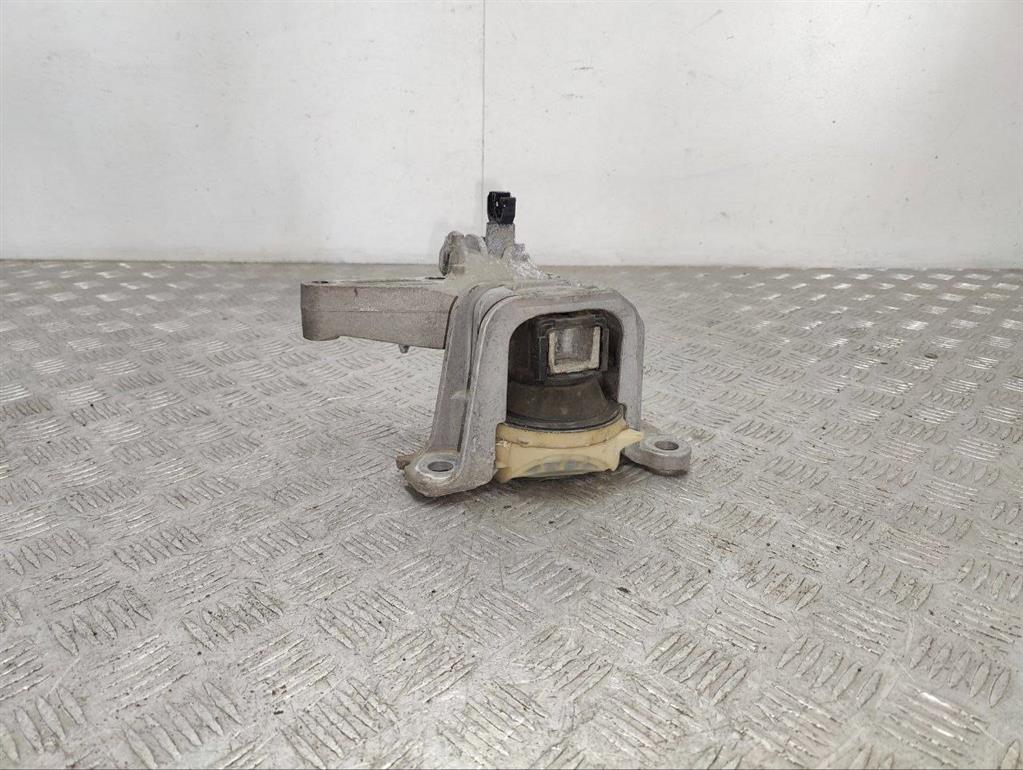 Подушка крепления двигателя