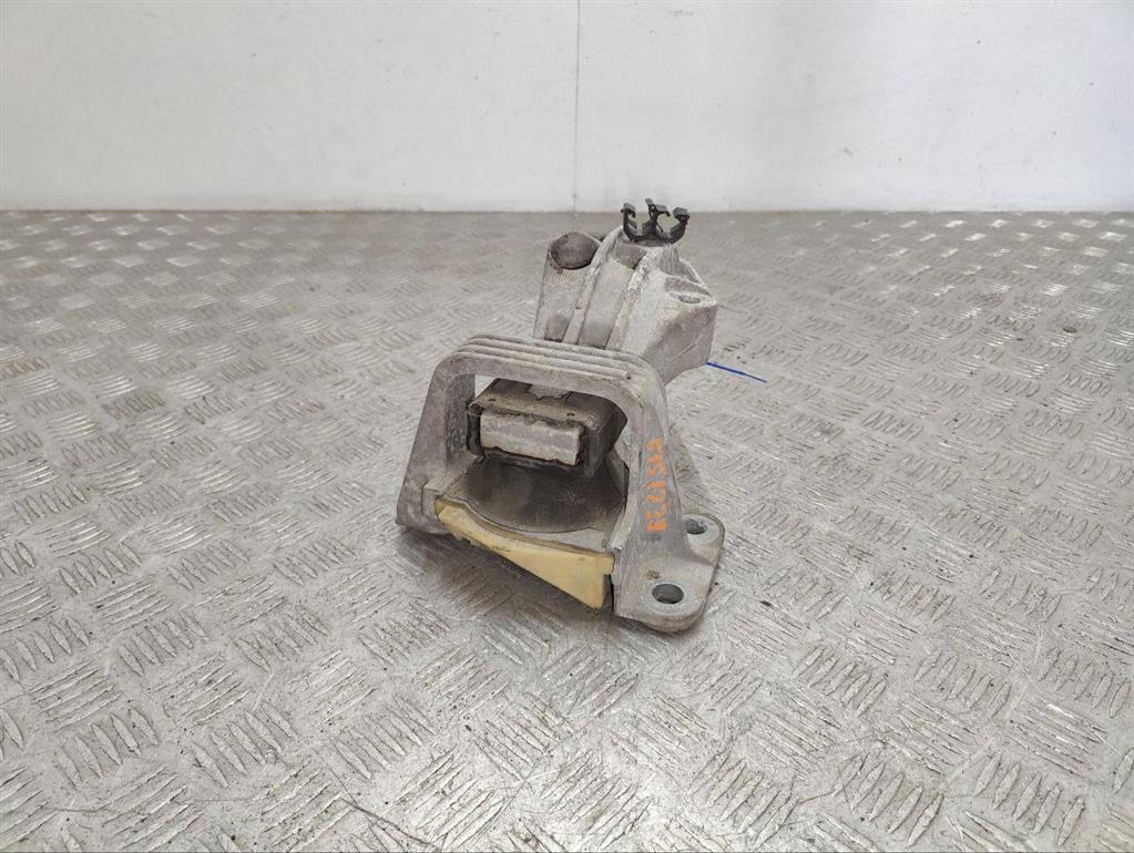 Подушка крепления двигателя