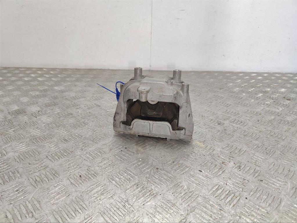 Подушка крепления двигателя