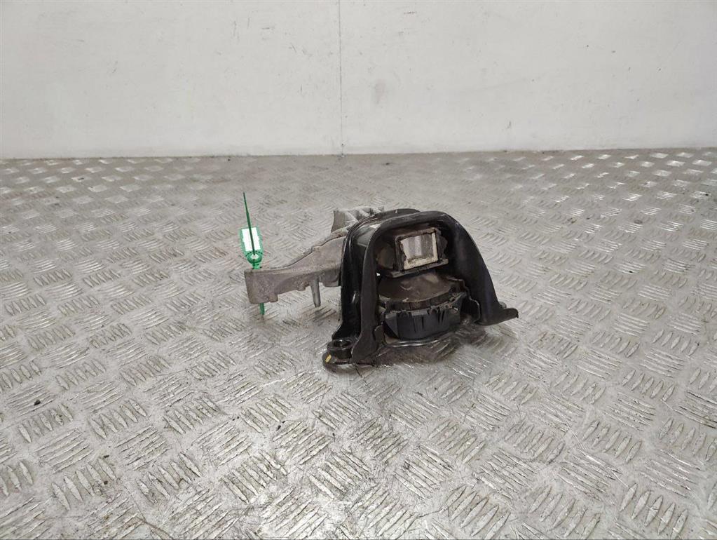 Подушка крепления двигателя