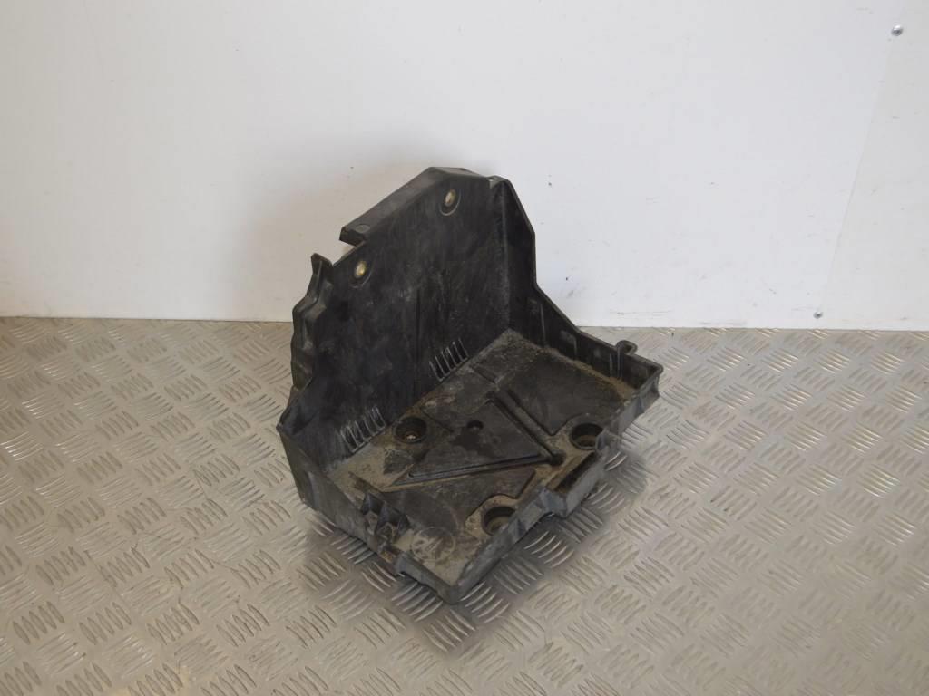 Полка аккумулятора Renault Kangoo 2 (2007-2019) 8200870492