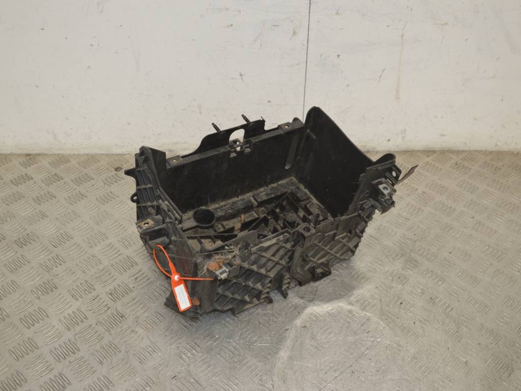 Полка аккумулятора