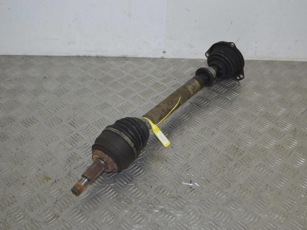 Полуось передняя левая (приводной вал, ШРУС) Renault Laguna 2 (2001-2007) 8200470129