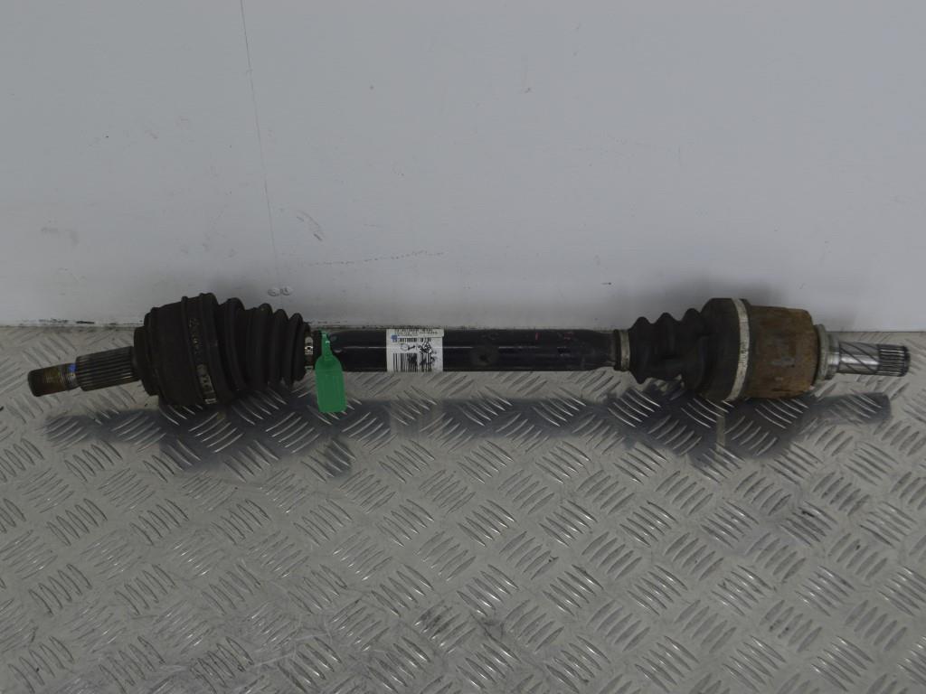 Полуось передняя левая (приводной вал, ШРУС) Renault Laguna 3 (2007-2015) 8200538941