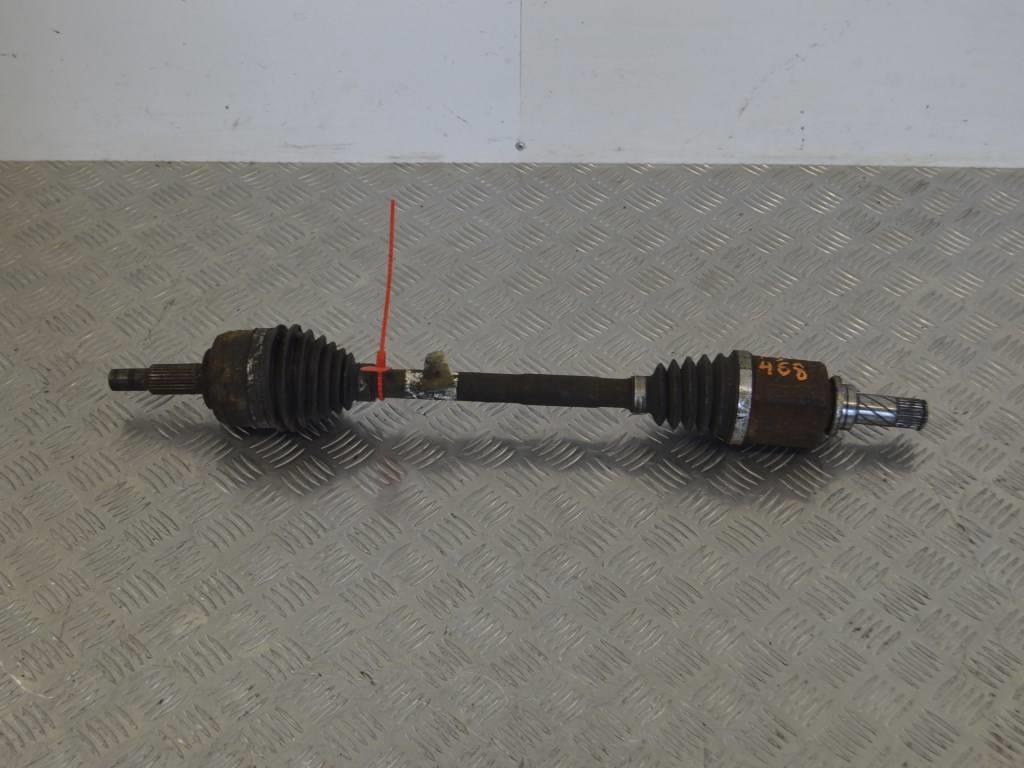 Полуось передняя левая (приводной вал, ШРУС) Renault Megane 3 (2008-2019) 8200847584