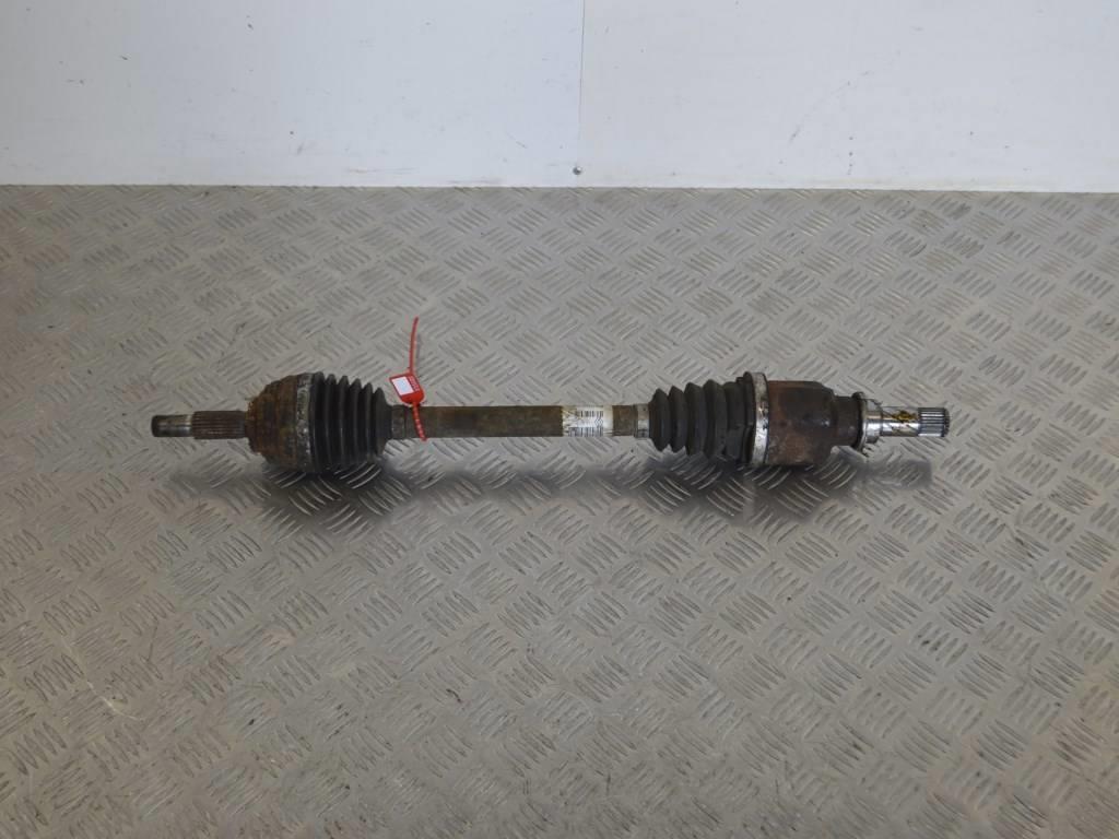 Полуось передняя левая (приводной вал, ШРУС) Renault Scenic 3 (2008-2015) 8200626043