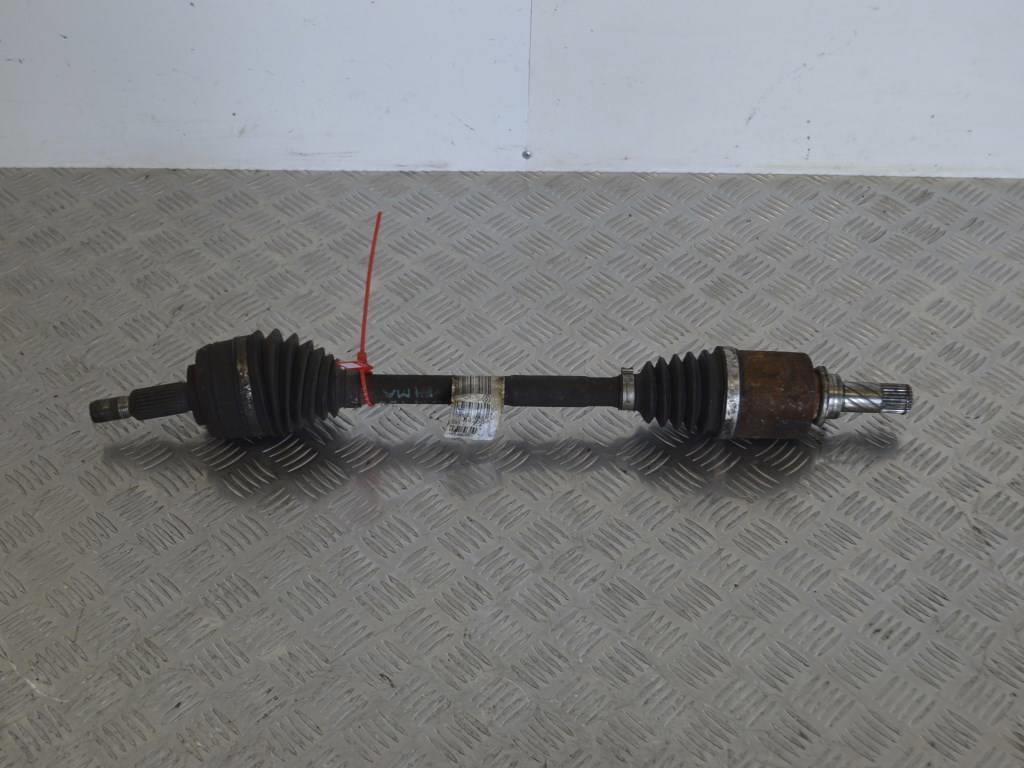 Полуось передняя левая (приводной вал, ШРУС) Renault Scenic 3 (2008-2015) 8200847584