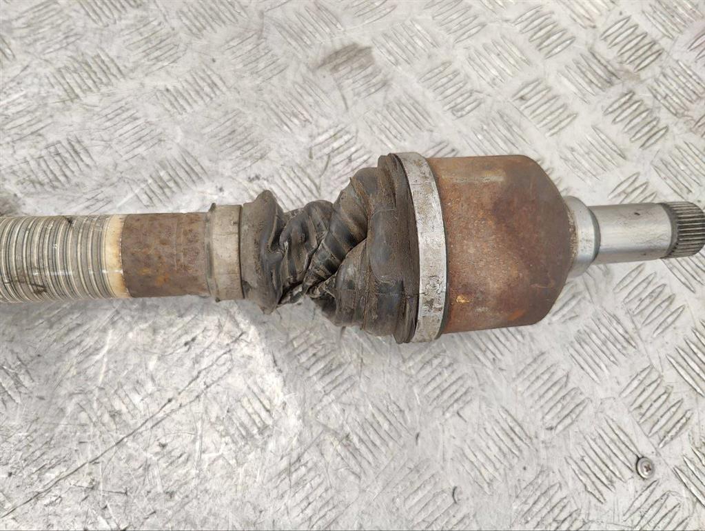 Полуось передняя левая (приводной вал, ШРУС)