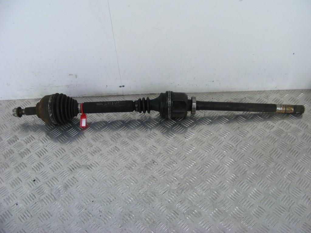 Полуось передняя правая (приводной вал, ШРУС) Renault Laguna 2 (2001-2007)