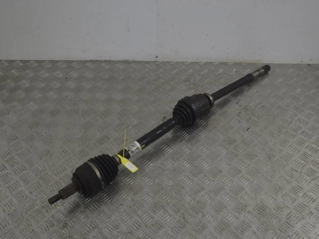 Полуось передняя правая (приводной вал, ШРУС) Renault Laguna 3 (2007-2015) 8200618168