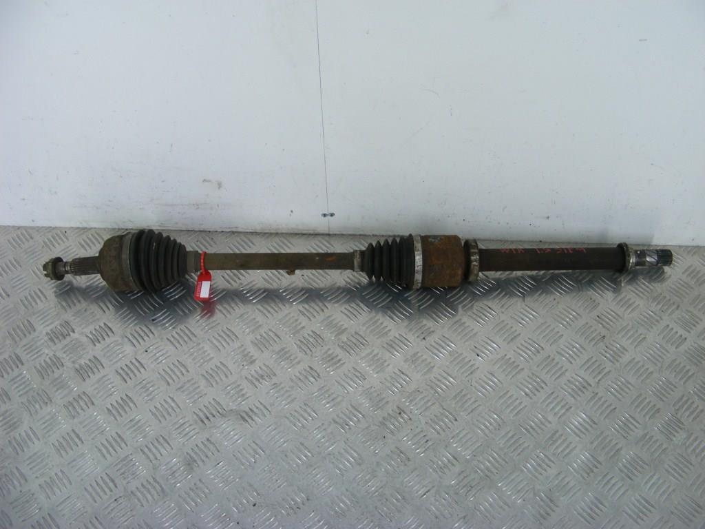 Полуось передняя правая (приводной вал, ШРУС) Renault Megane 3 (2008-2019) 391006777R