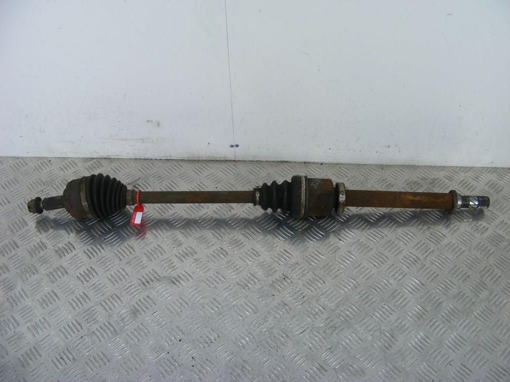 Полуось передняя правая (приводной вал, ШРУС) Renault Megane 3 (2008-2019) 391006777R