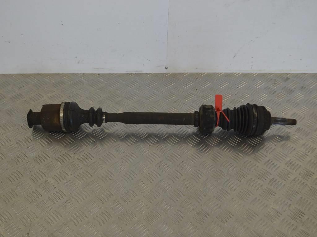 Полуось передняя правая (приводной вал, ШРУС) Renault Scenic 1 (1996-2003)
