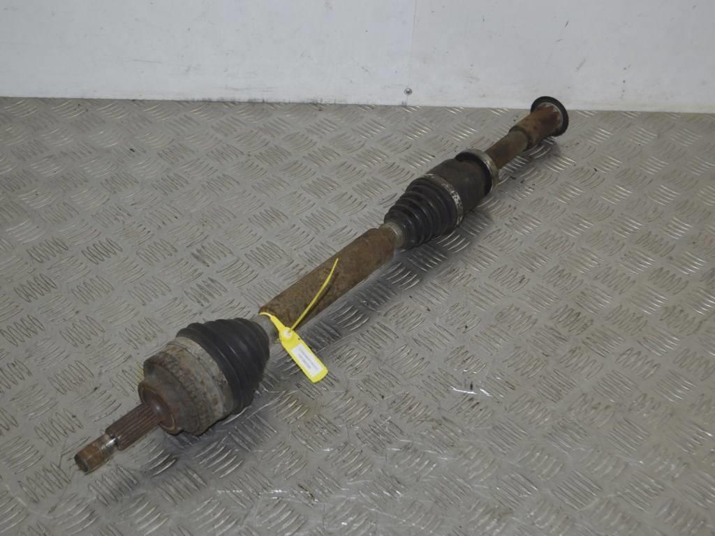 Полуось передняя правая (приводной вал, ШРУС) Renault Scenic 1 (1996-2003)