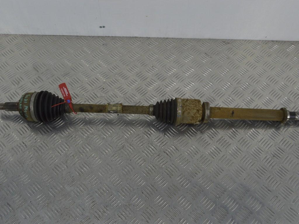 Полуось передняя правая (приводной вал, ШРУС) Renault Scenic 3 (2008-2015) 391006777R