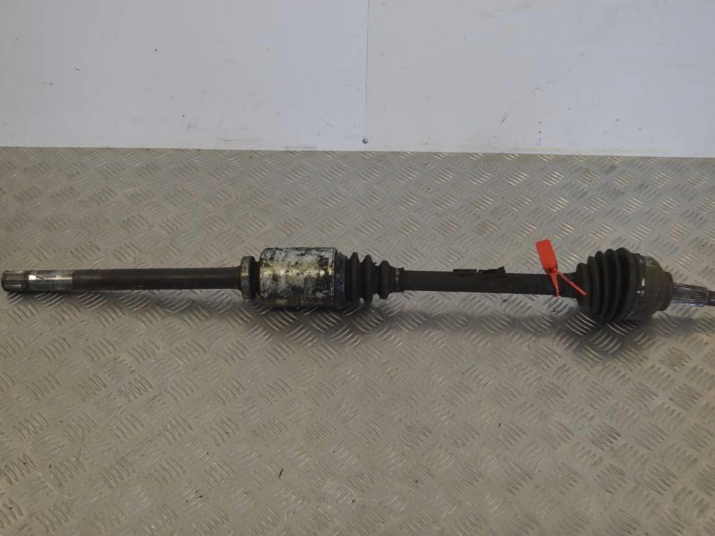 Полуось передняя правая (приводной вал, ШРУС) Renault Trafic 2 (2001-2006)