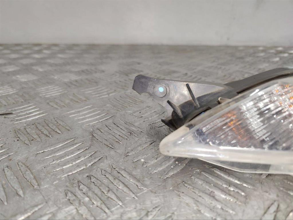 Поворотник левый