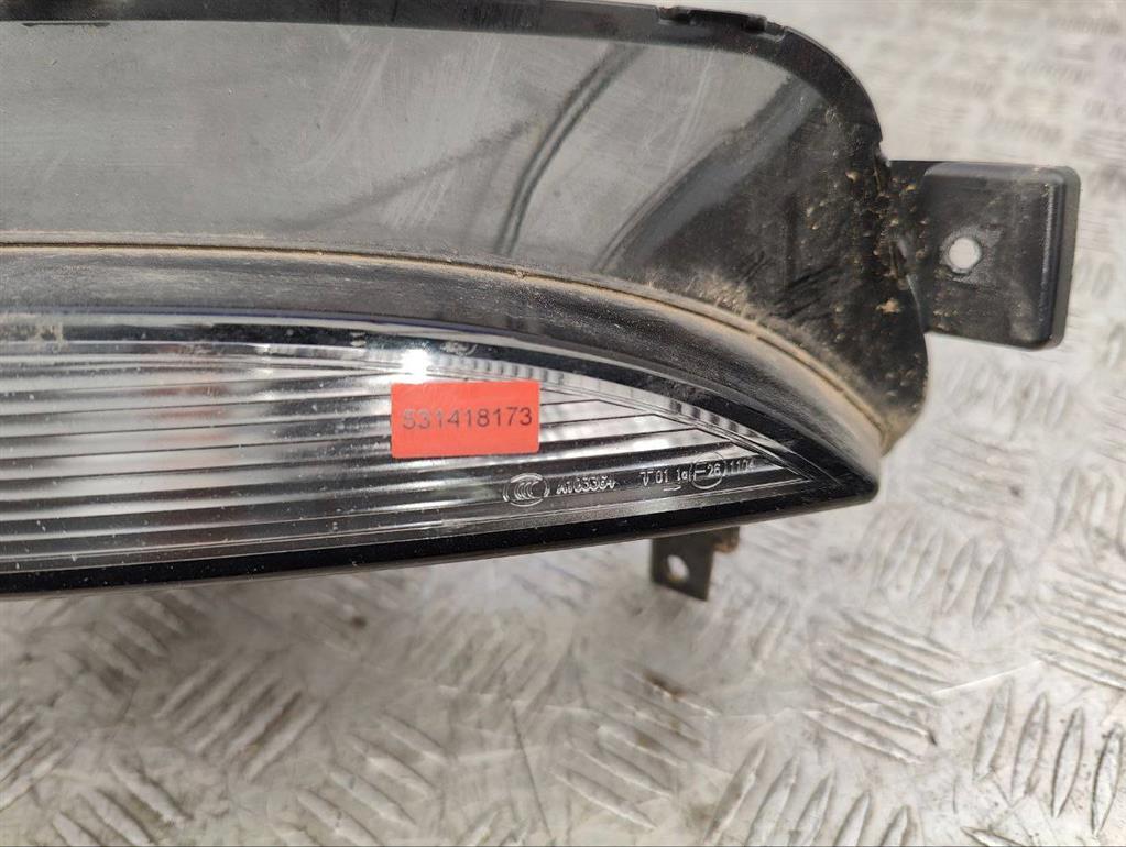 Поворотник правый